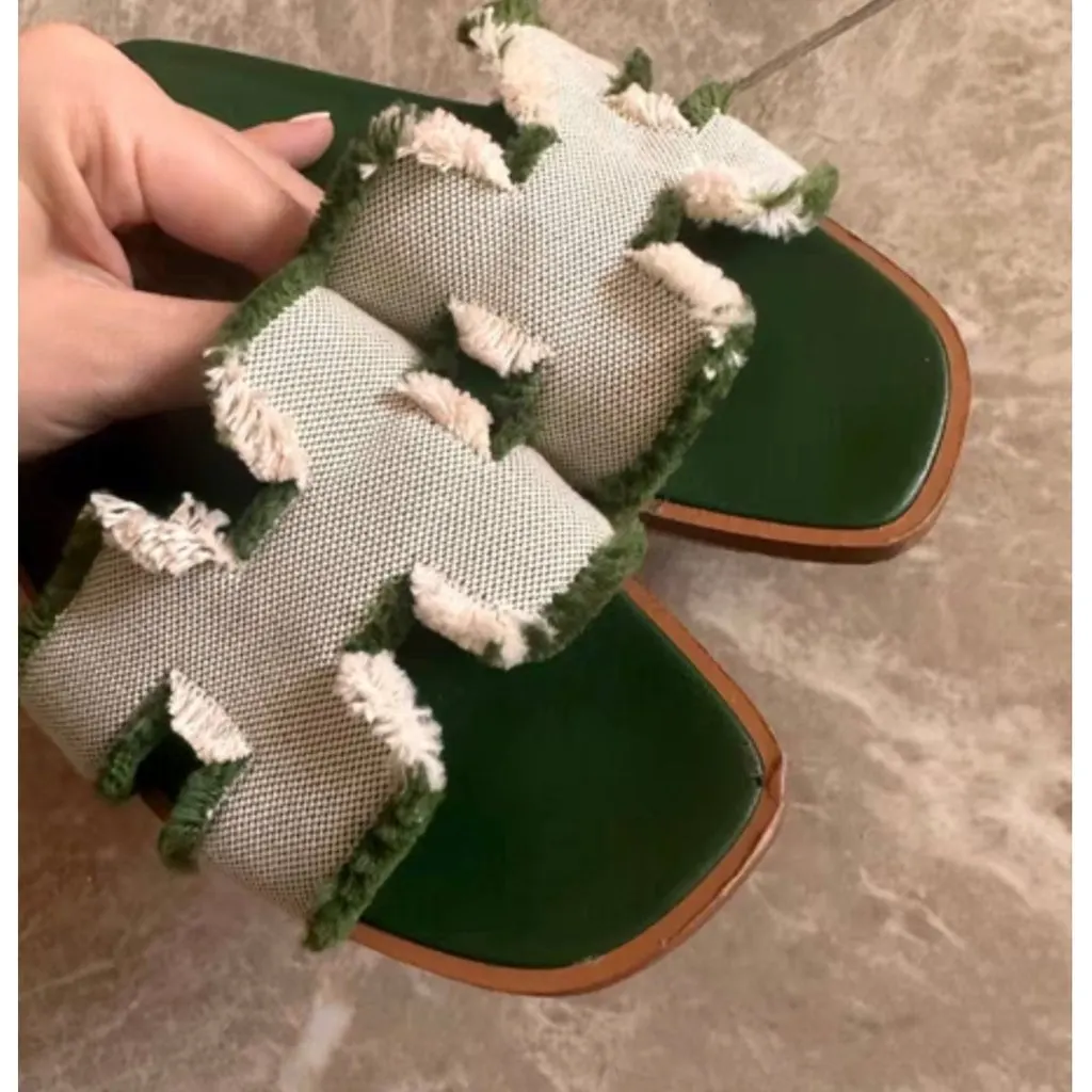 Hermes Oran Green Leather Sandals Green Leather Very good - Model View