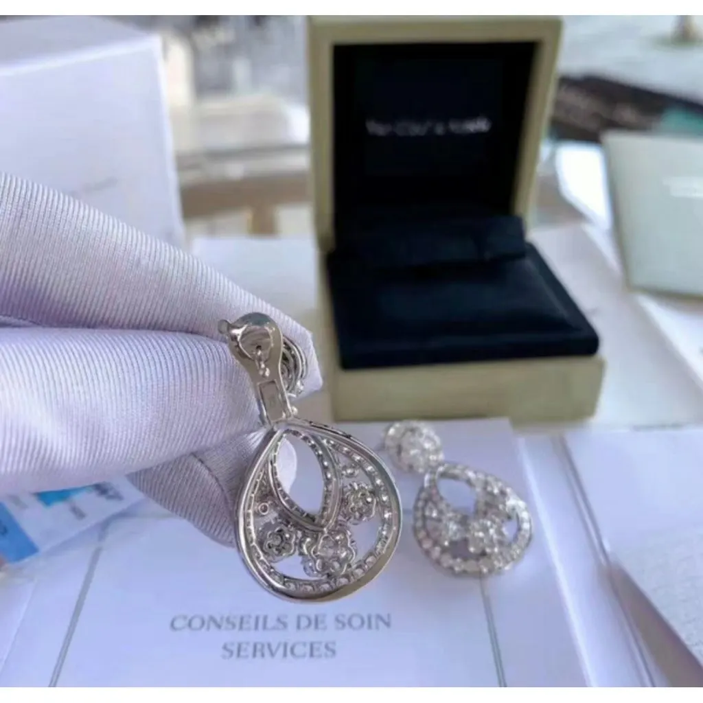 Van Cleef & Arpels Earrings MultiColor Very good - Box View