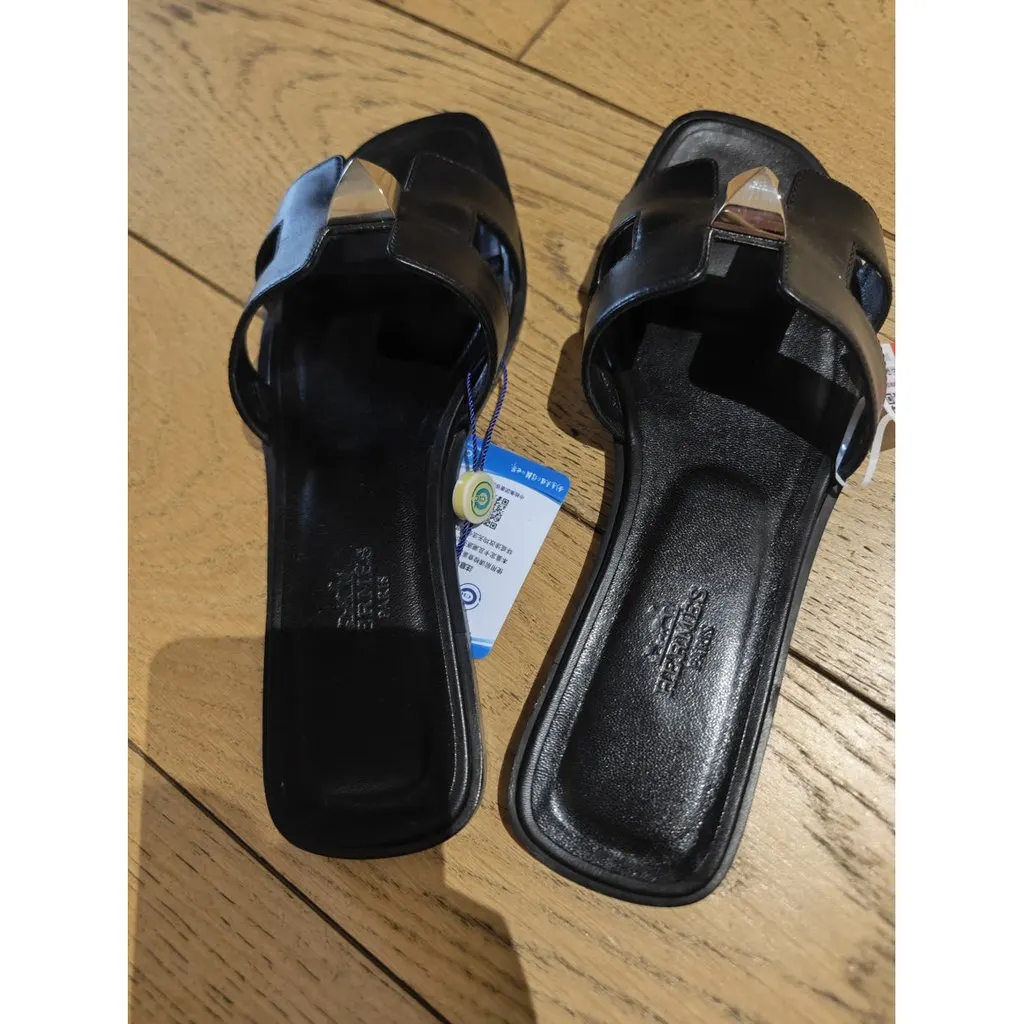 Hermes Oran Black Leather Sandals Black Leather Very good - Inside View