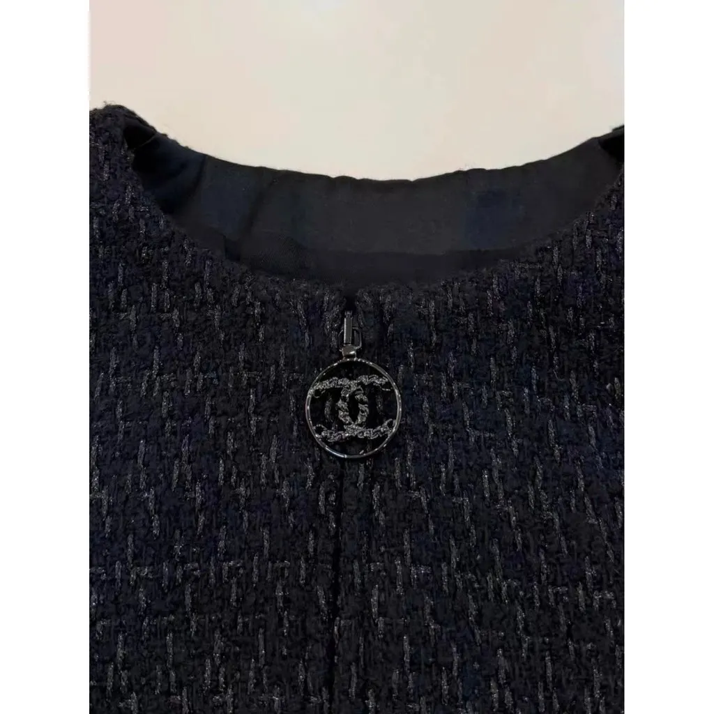 Chanel La Petite Veste Noire Black Wool Jacket Black Wool Very good - Model View