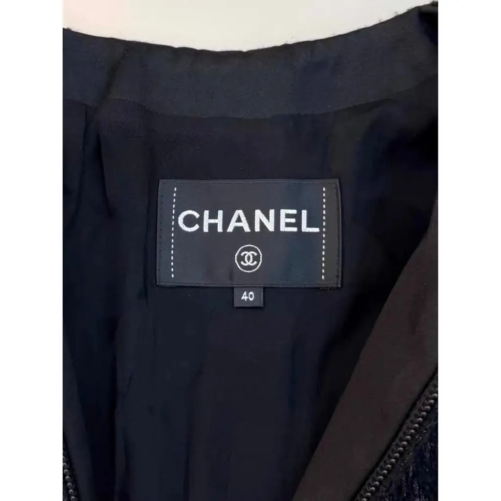 Chanel La Petite Veste Noire Black Wool Jacket Black Wool Very good - Box View