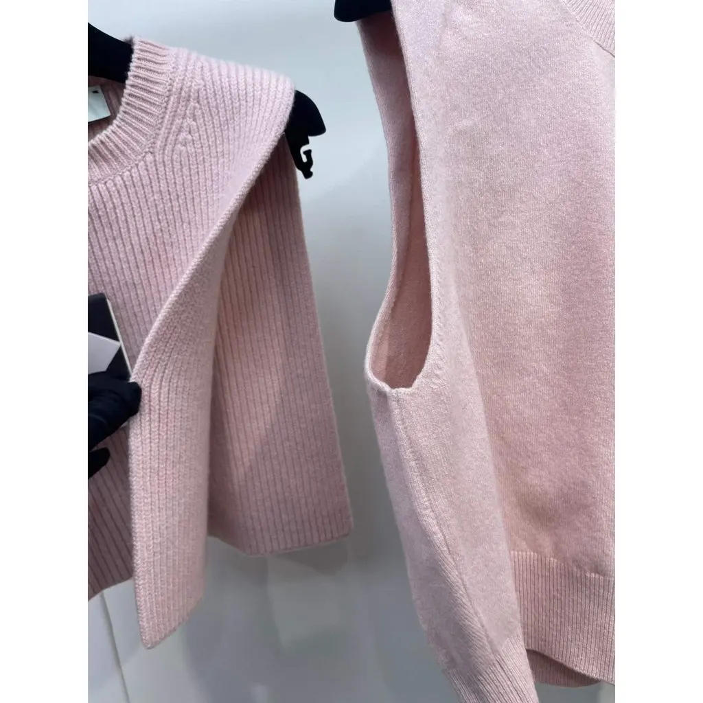 Fendi Pink Wool Knitwear Pink Wool Never worn, with tag - Model View