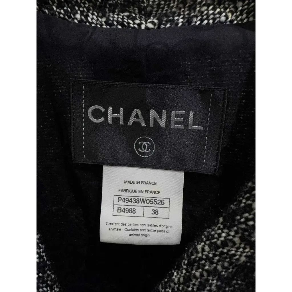 Chanel La Petite Veste Noire Tweed Jacket MultiColor Tweed Very good - Box View
