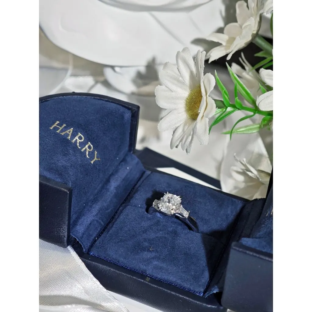 Harry Winston Ring MultiColor Very good - Model View