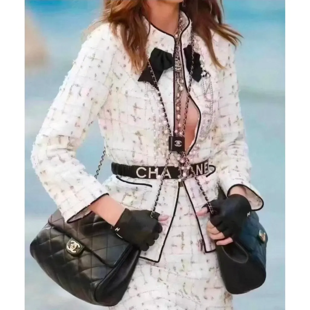 Chanel La Petite Veste Noire Tweed Jacket MultiColor Tweed Very good - Box View