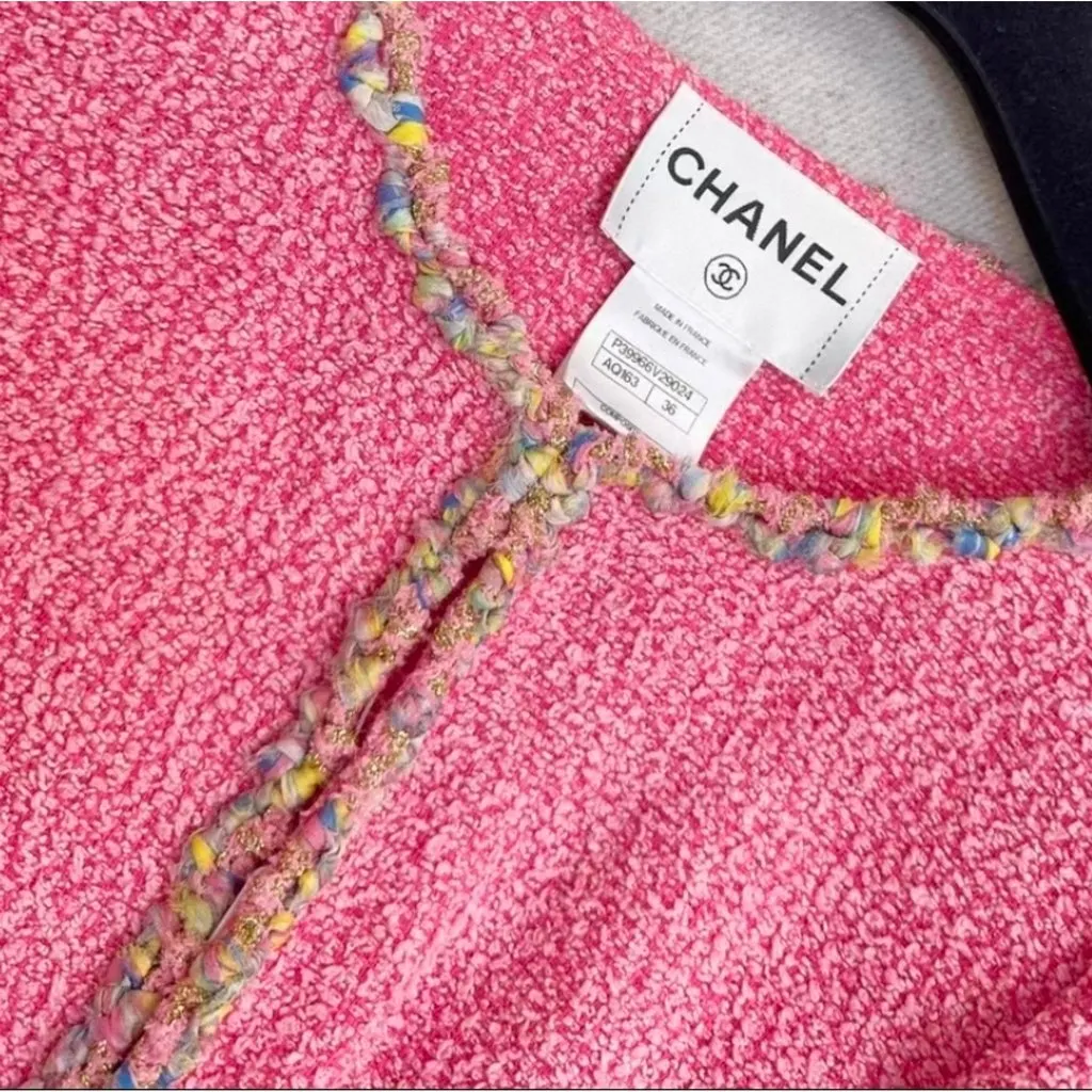 Chanel La Petite Veste Noire Wool Jacket MultiColor Wool Very good - Box View