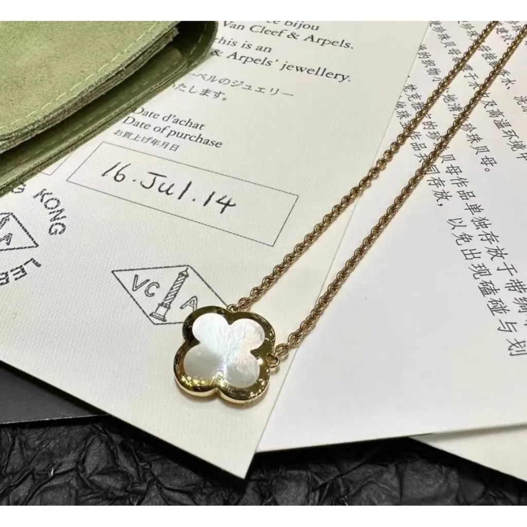 Van Cleef & Arpels Pure Alhambra White Yellow Gold Necklace White Lace Very good - Model View