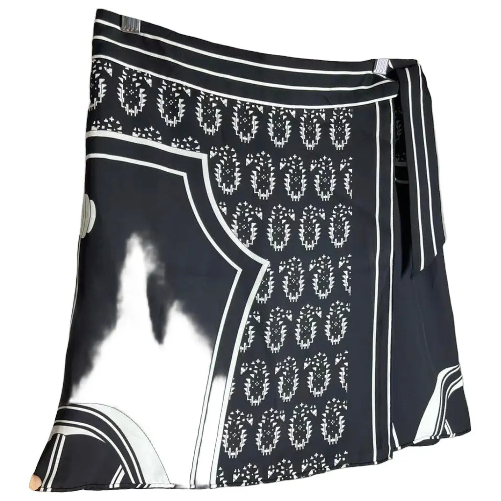 Hermes Black Silk Skirt Black Silk Never worn - Front View