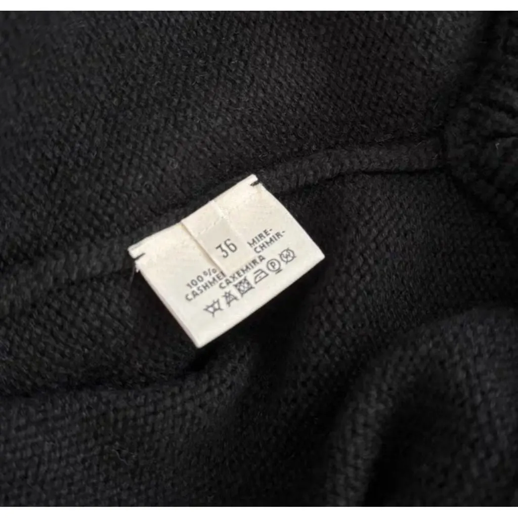 Hermes Black Cashmere Knitwear Black Cashmere Very good - Model View
