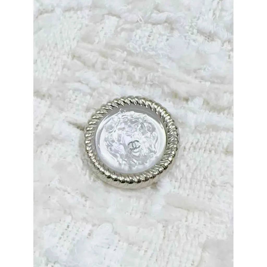 Chanel La Petite Veste Noire White Tweed Jacket White Tweed Very good - Inside View