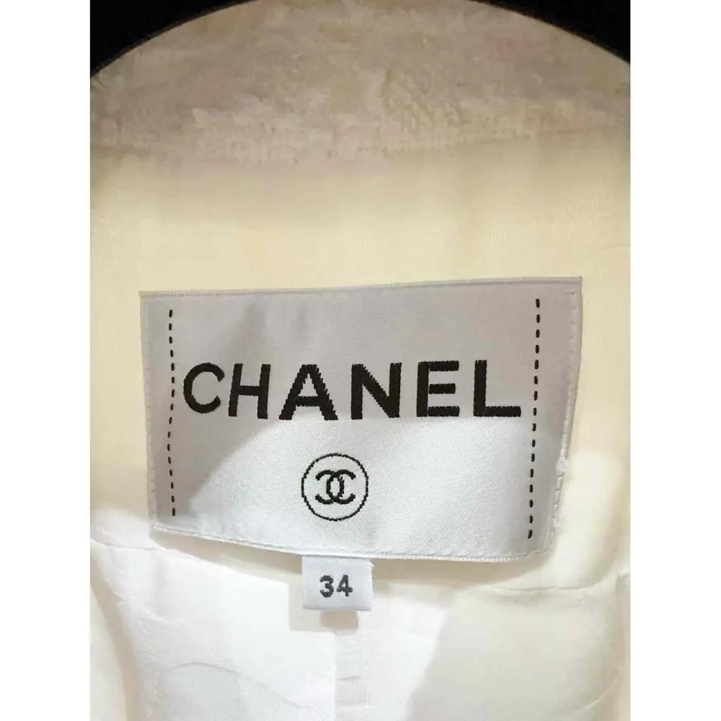 Chanel La Petite Veste Noire White Tweed Jacket White Tweed Very good - Box View