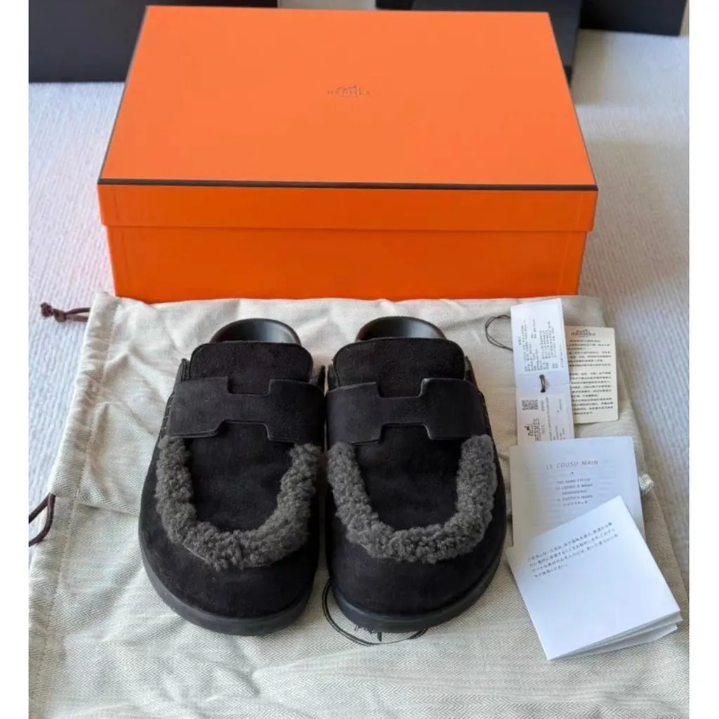 Hermes Black Leather Sandals Black Leather Very good - Back View
