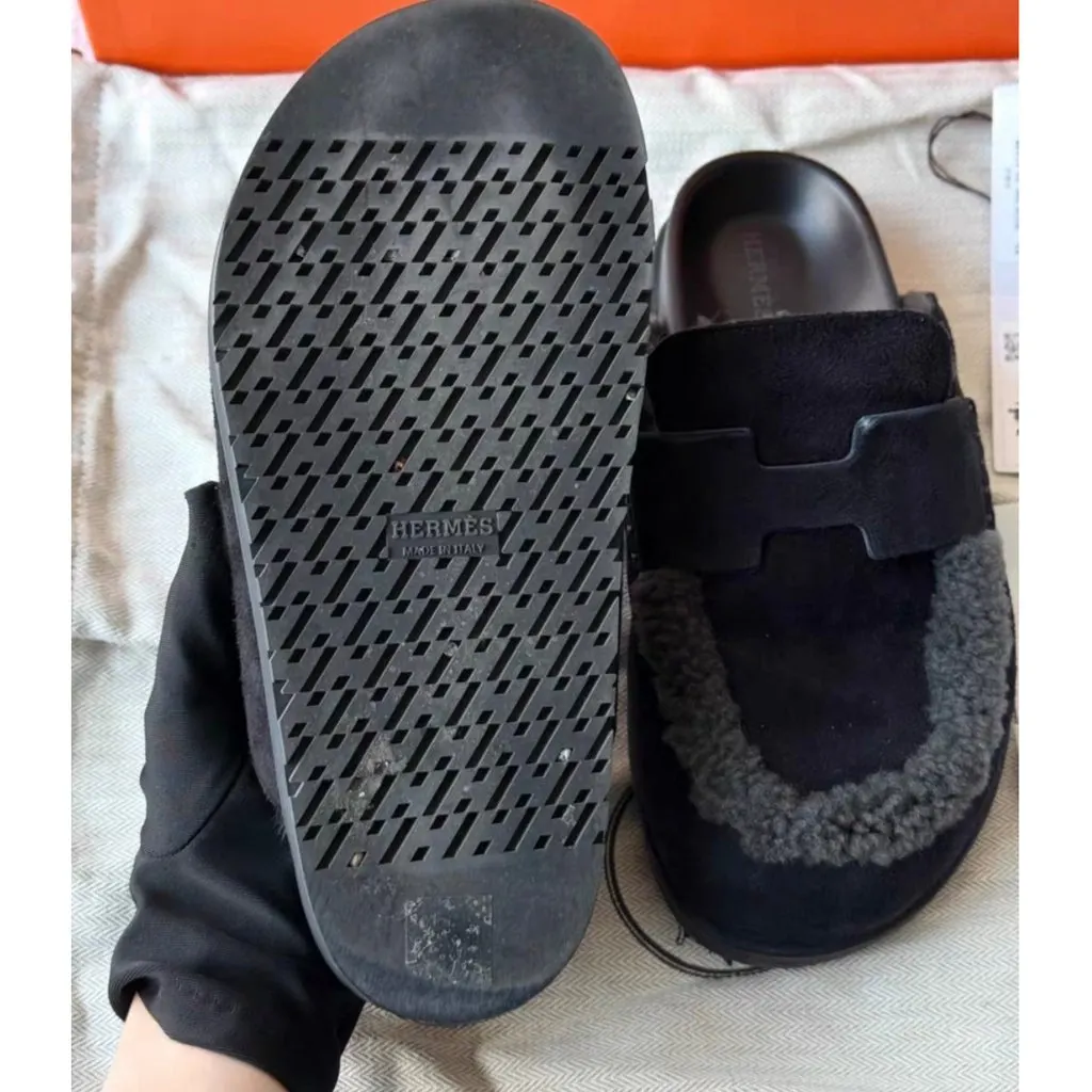Hermes Black Leather Sandals Black Leather Very good - Model View