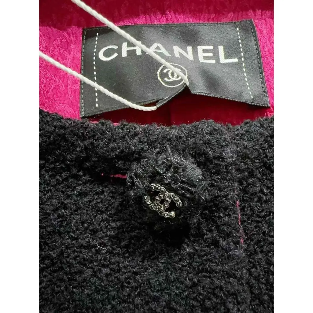 Chanel La Petite Veste Noire Black Tweed Jacket Black Tweed Never worn, with tag - Box View