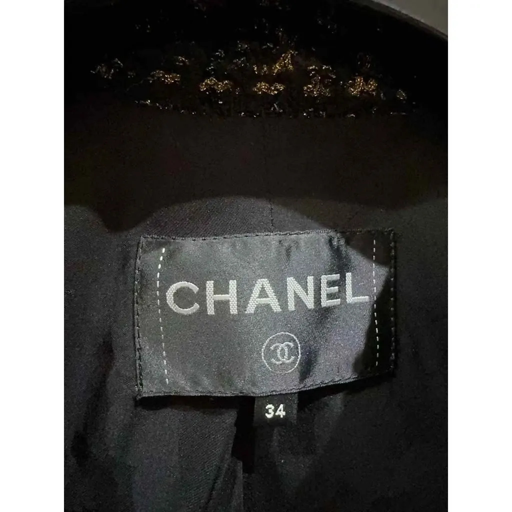 Chanel La Petite Veste Noire Tweed Jacket MultiColor Tweed Very good - Box View