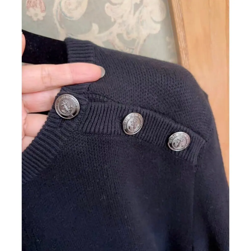 Chanel Cotton Knitwear MultiColor Cotton Very good - Model View