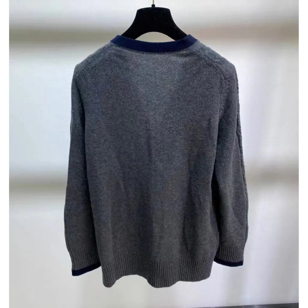 Chanel Grey Cashmere Knitwear Grey Cashmere Very good - Model View