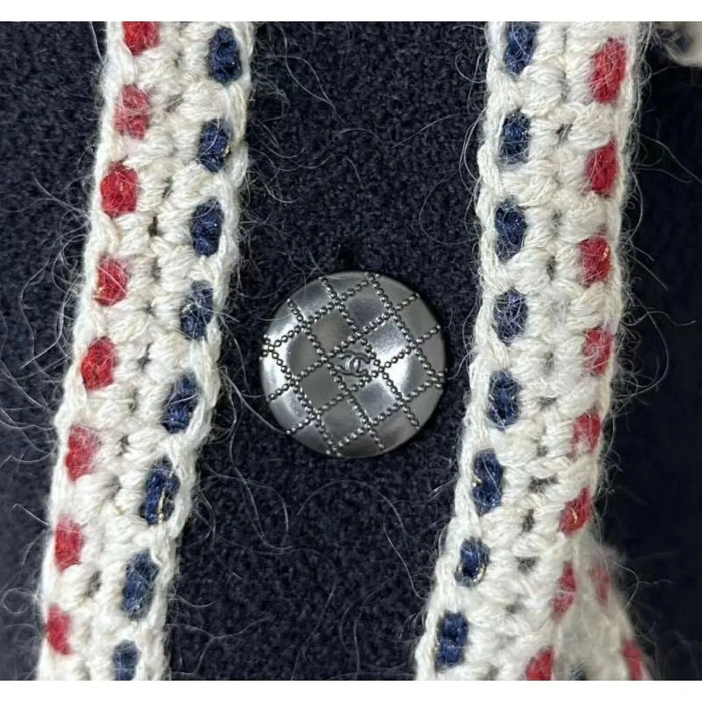 Chanel La Petite Veste Noire Wool Jacket MultiColor Wool Very good - Box View