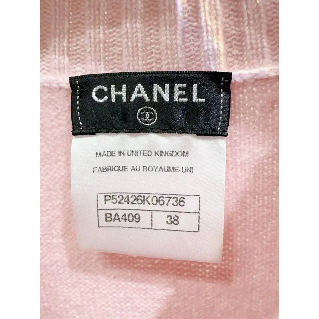 Chanel Cashmere Knitwear MultiColor Cashmere Very good - Model View