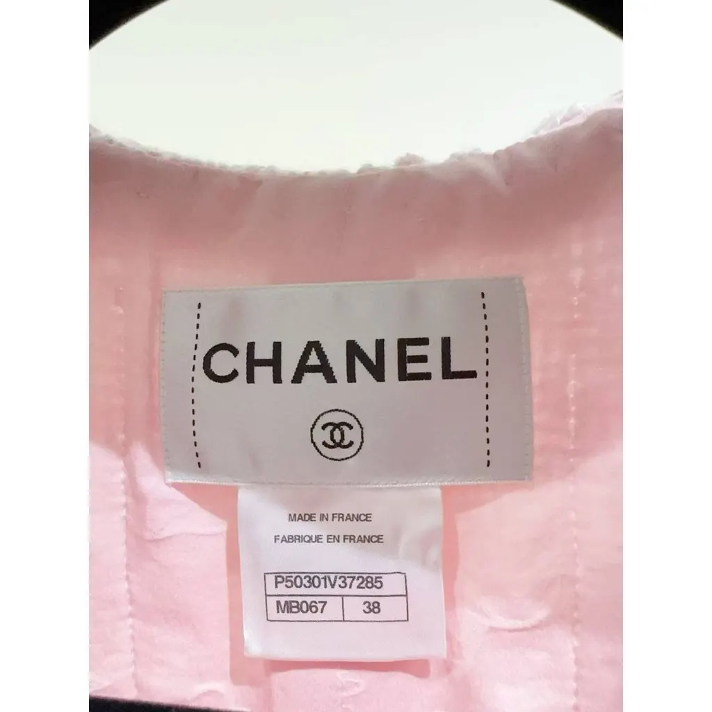 Chanel La Petite Veste Noire Wool Jacket MultiColor Wool Very good - Model View