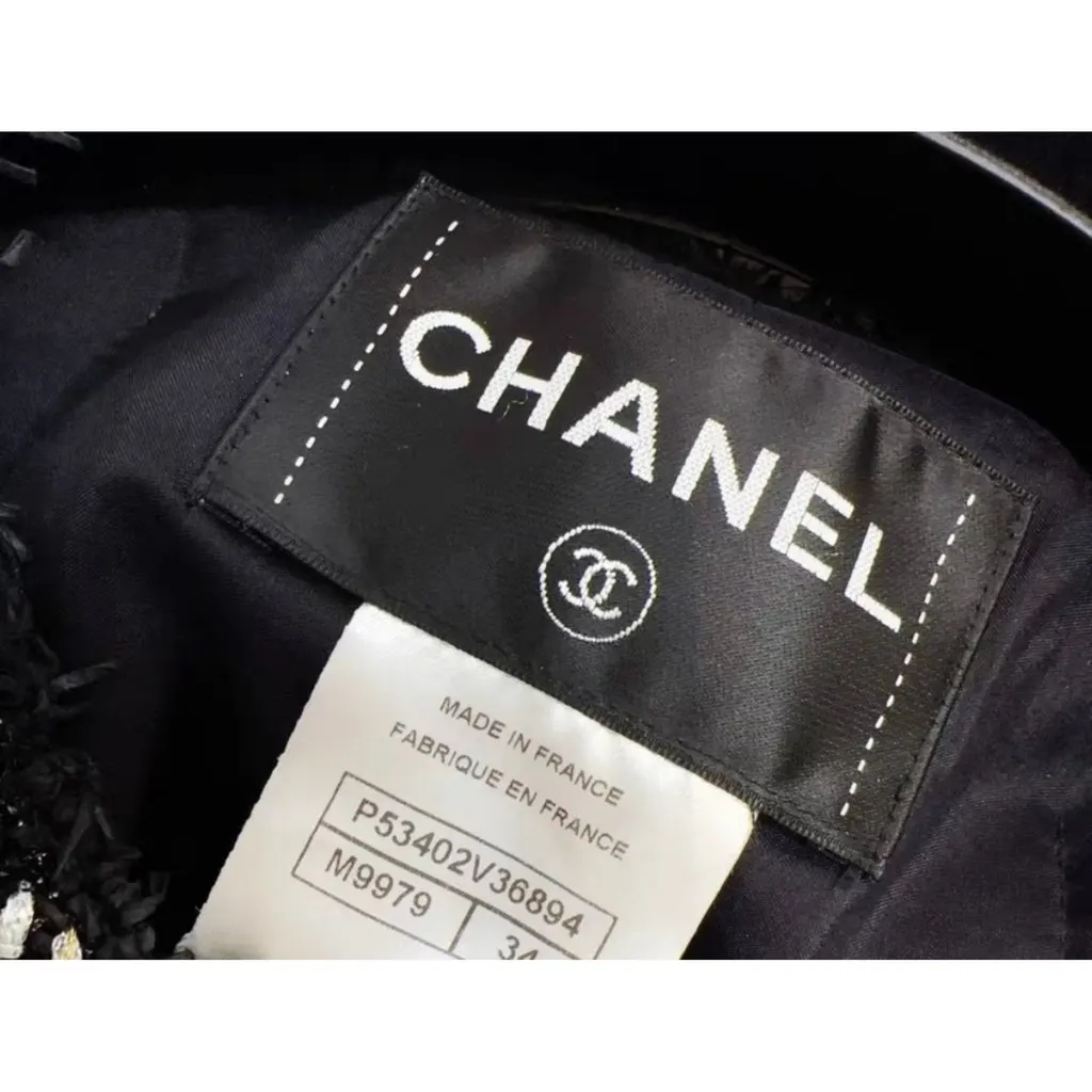 Chanel La Petite Veste Noire Wool Jacket MultiColor Wool Very good - Model View