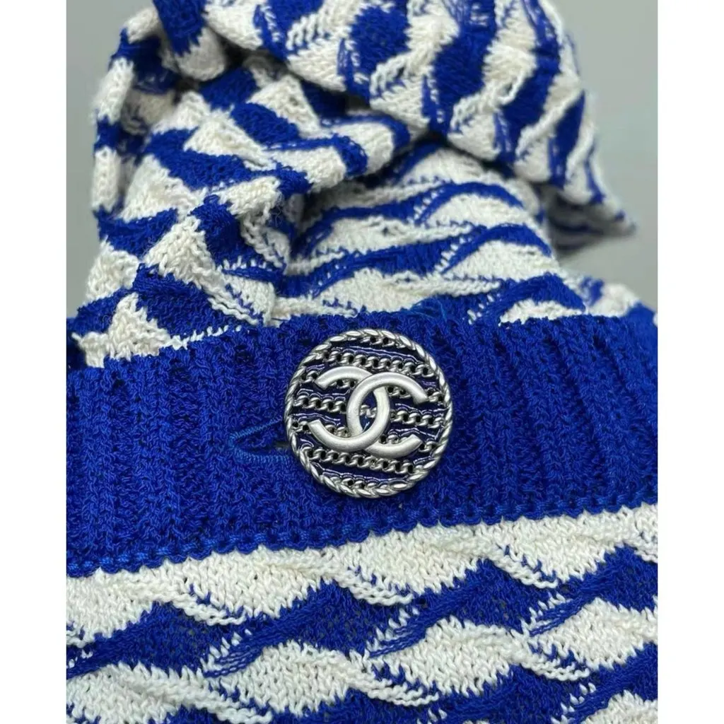 Chanel Cotton Knitwear MultiColor Cotton Very good - Model View