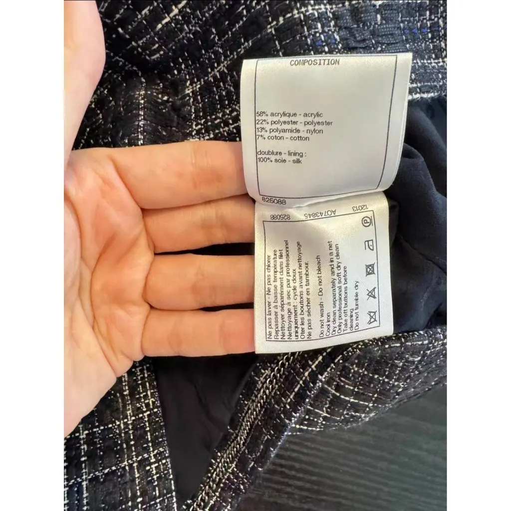 Chanel La Petite Veste Noire Tweed Jacket MultiColor Tweed Very good - Box View