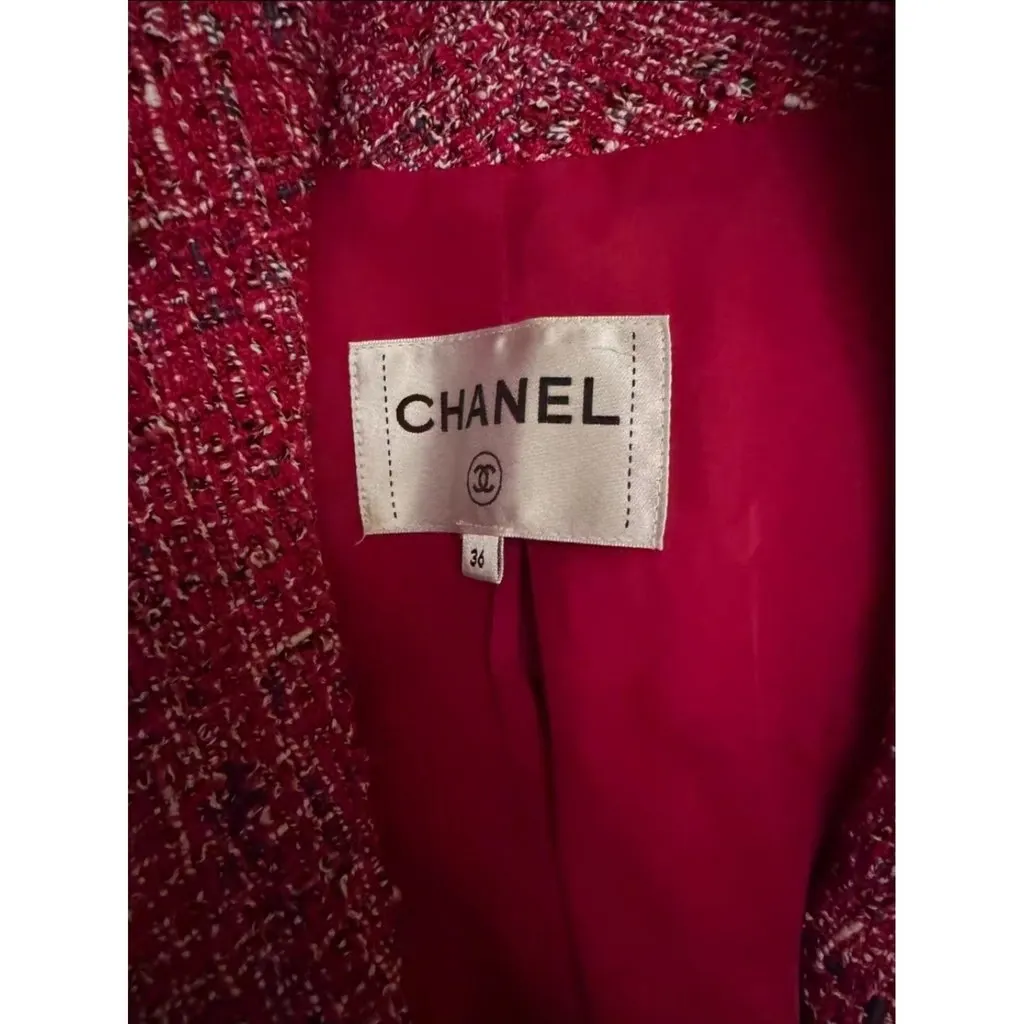 Chanel La Petite Veste Noire Tweed Jacket MultiColor Tweed Very good - Box View