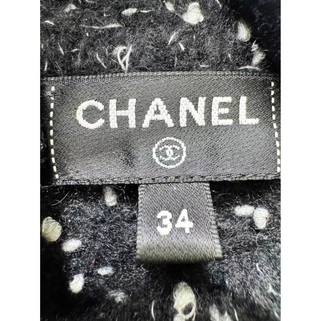 Chanel Cashmere Knitwear MultiColor Cashmere Very good - Model View