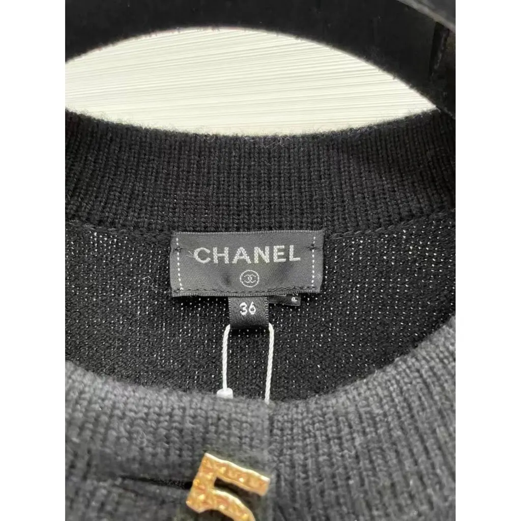 Chanel Black Cashmere Knitwear Black Cashmere Never worn, with tag - Back View