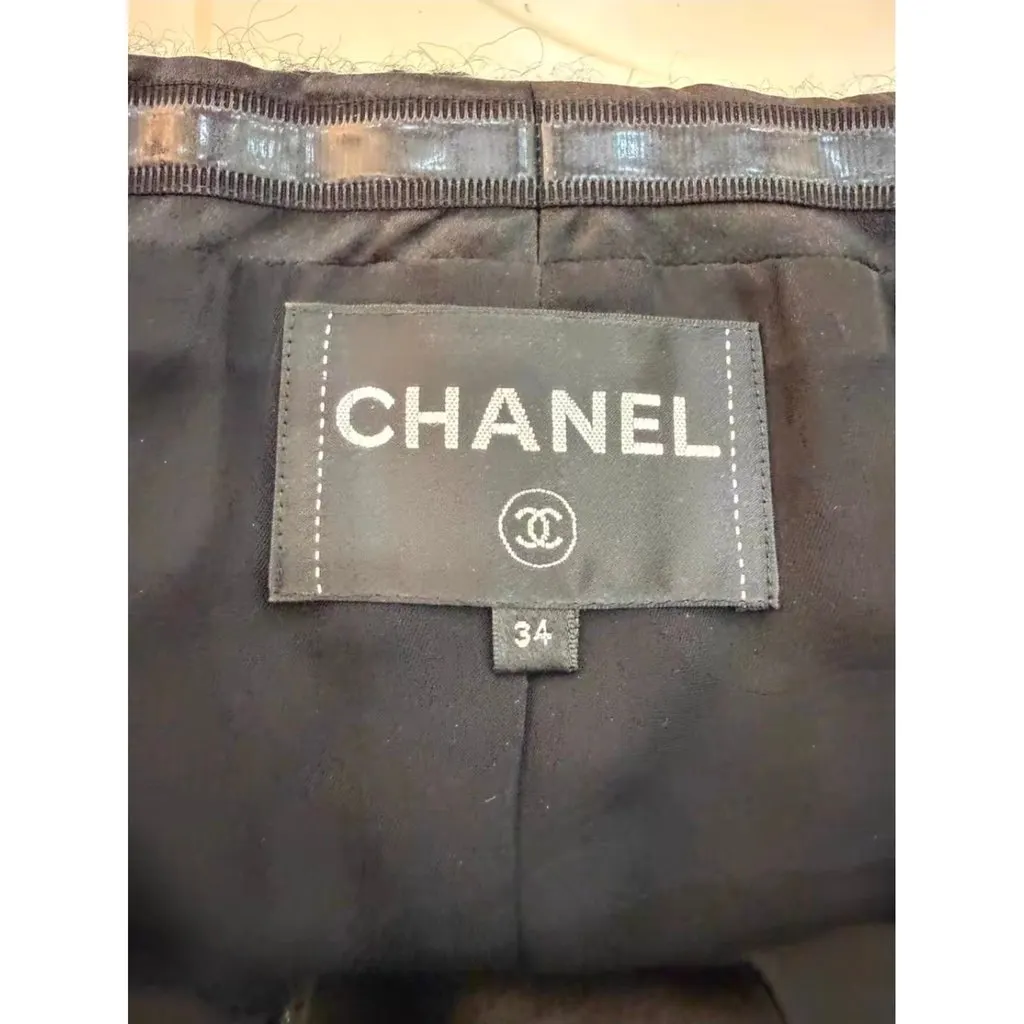 Chanel La Petite Veste Noire Black Tweed Jacket Black Tweed Very good - Box View