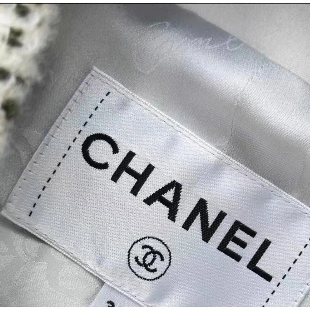 Chanel La Petite Veste Noire Cashmere Jacket MultiColor Cashmere Very good - Inside View