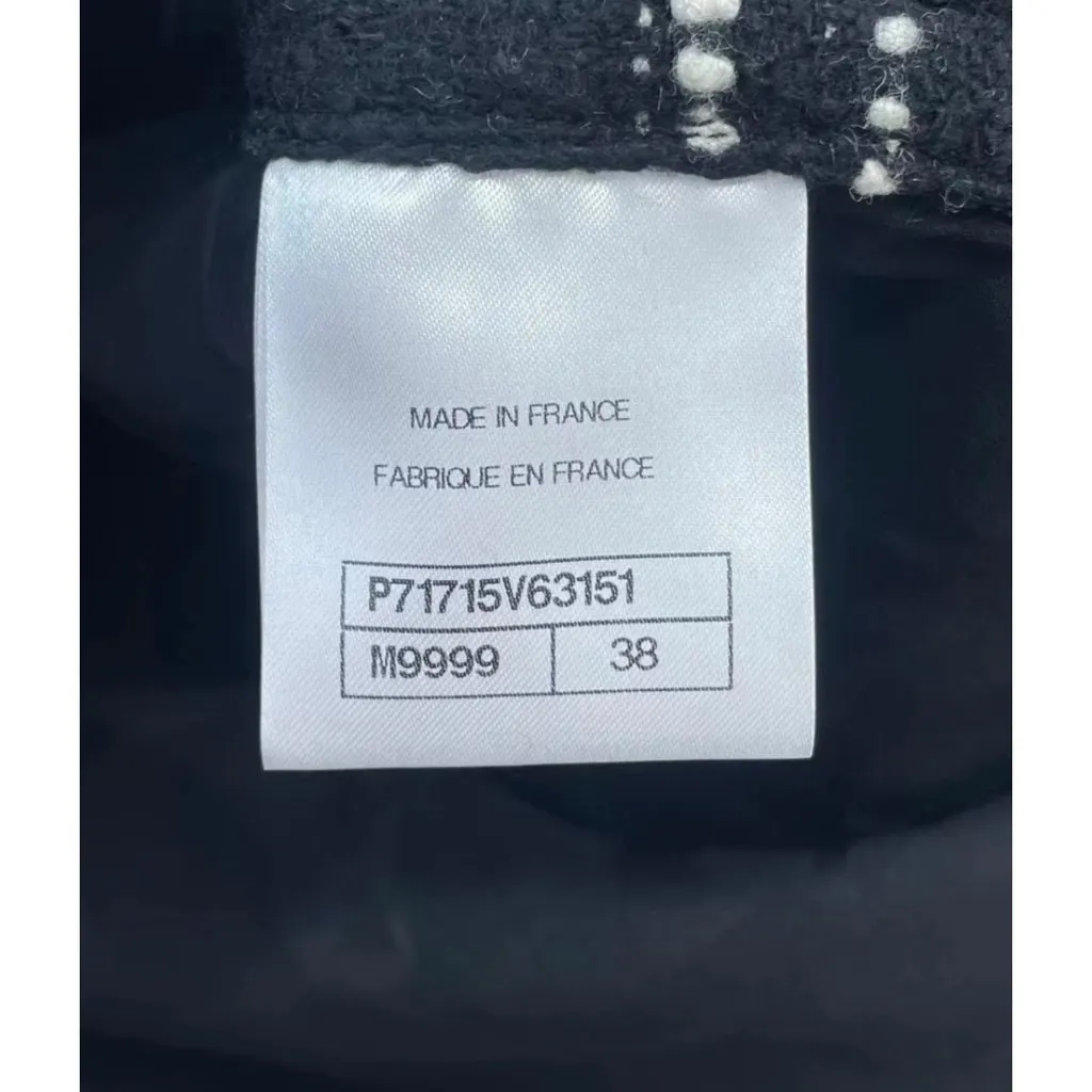 Chanel La Petite Veste Noire Wool Jacket MultiColor Wool Very good - Model View