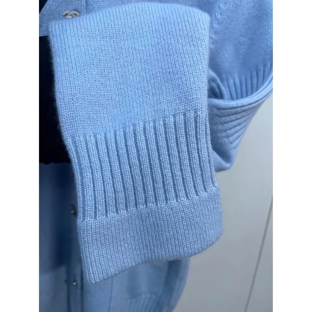 Chanel Cashmere Knitwear MultiColor Cashmere Very good - Model View