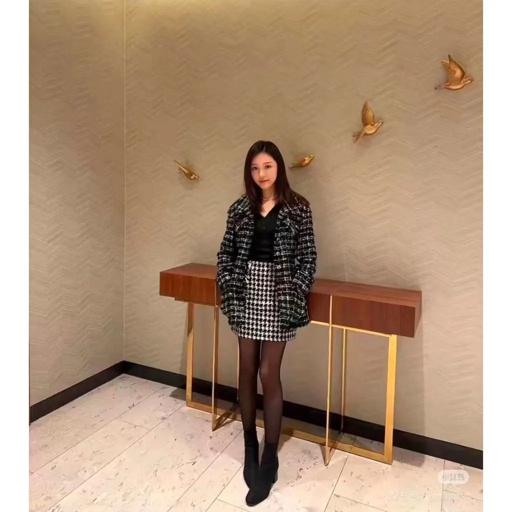 Chanel La Petite Veste Noire Tweed Jacket MultiColor Tweed Very good - Inside View