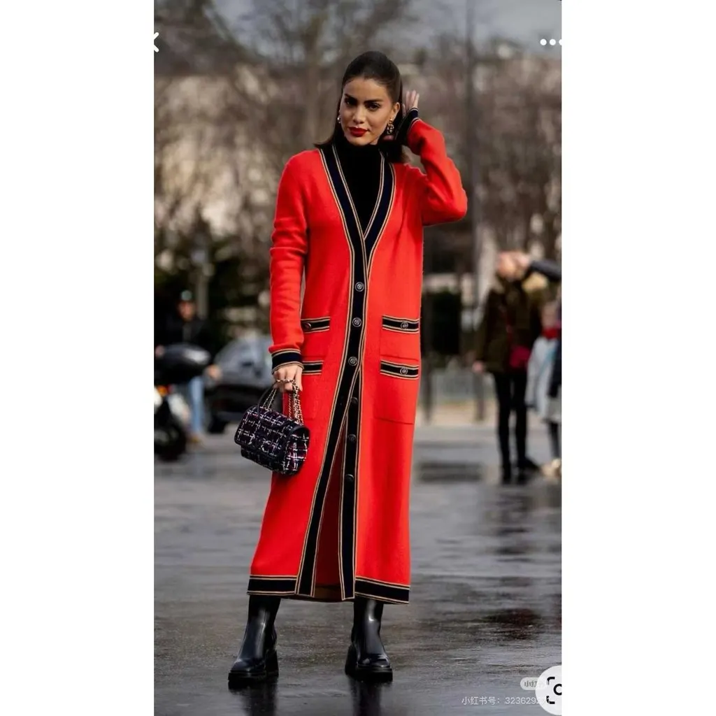 Chanel Red Cashmere Knitwear Red Cashmere Very good - Back View