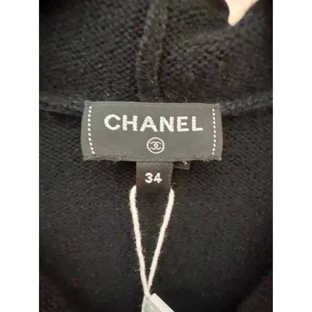 Chanel Black Cashmere Knitwear Black Cashmere Very good - Back View