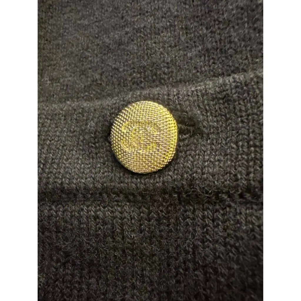 Chanel Black Cashmere Knitwear Black Cashmere Very good - Box View