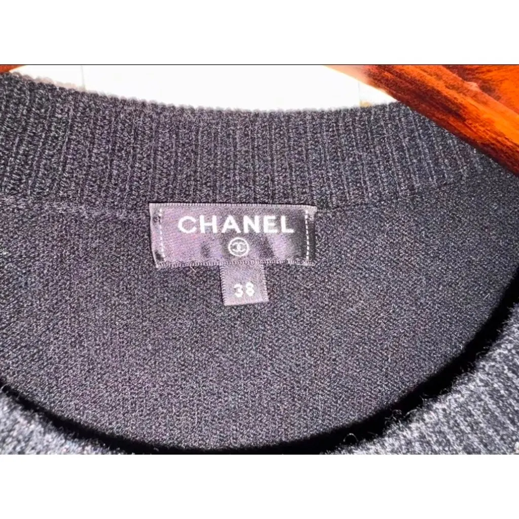 Chanel Black Cashmere Knitwear Black Cashmere Very good - Model View