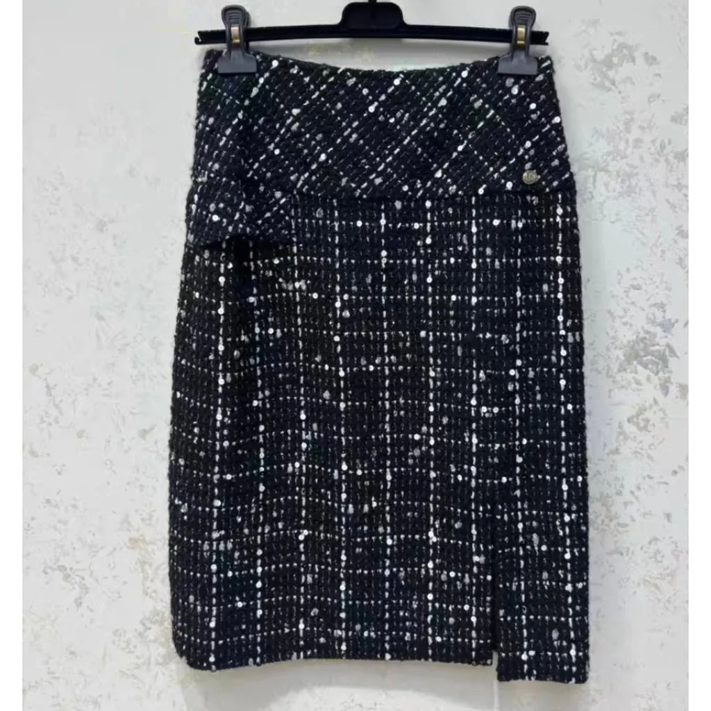 Chanel Tweed Skirt MultiColor Tweed Very good - Back View