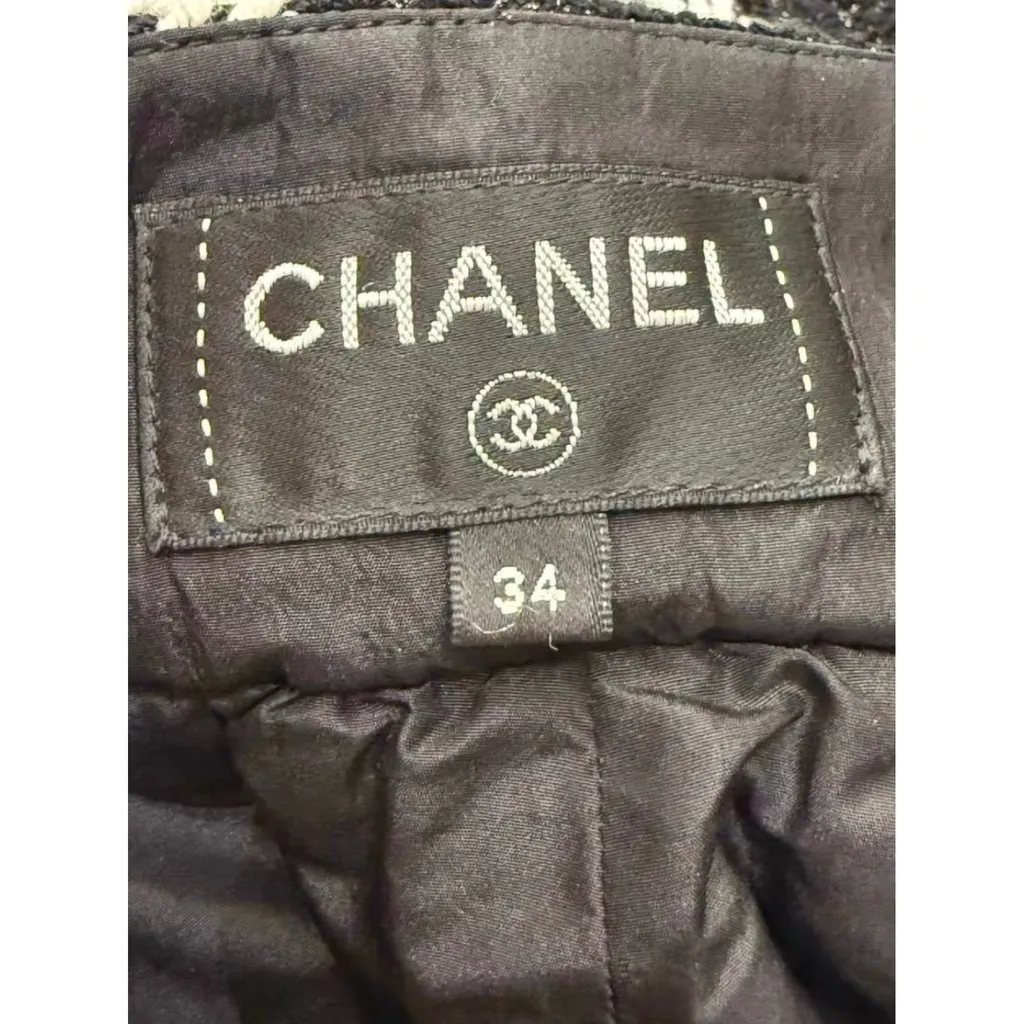 Chanel Tweed Shorts MultiColor Tweed Very good - Model View