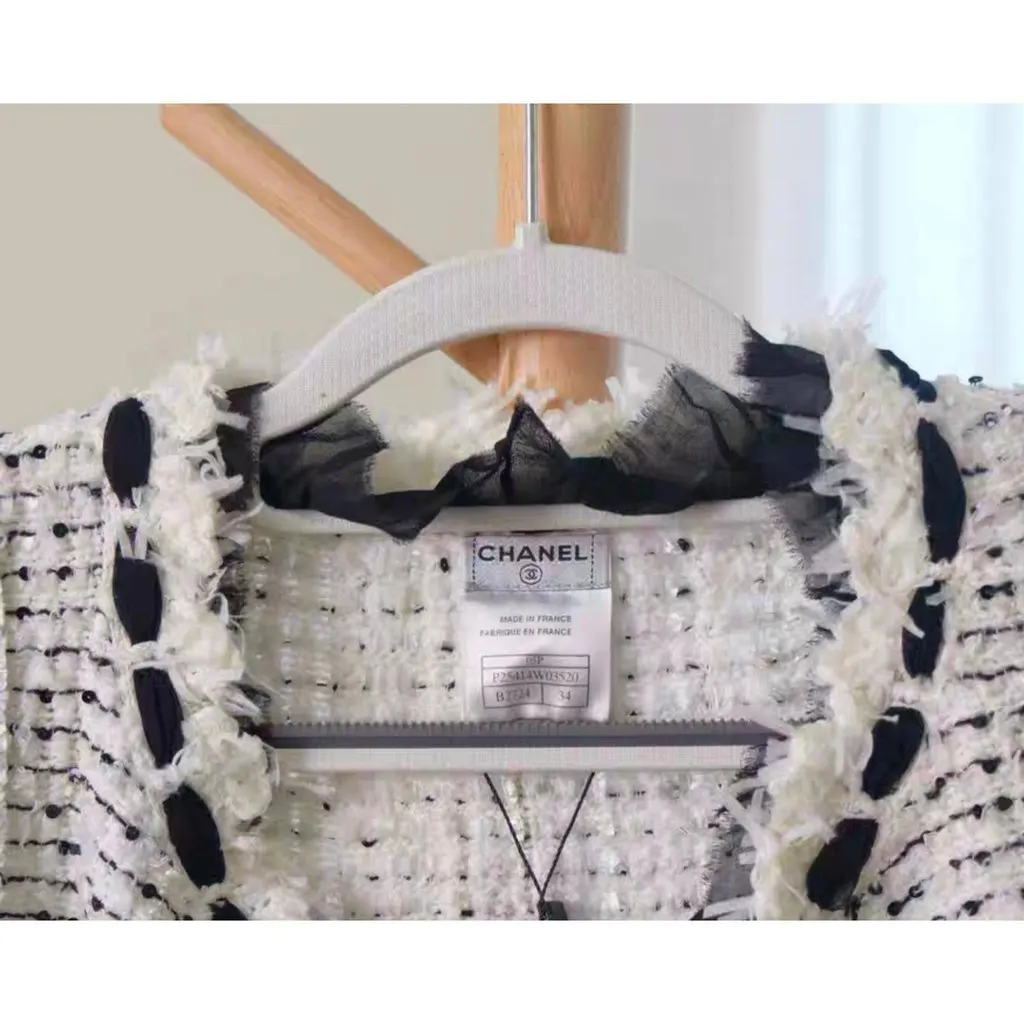 Chanel La Petite Veste Noire Tweed Jacket MultiColor Tweed Very good - Inside View