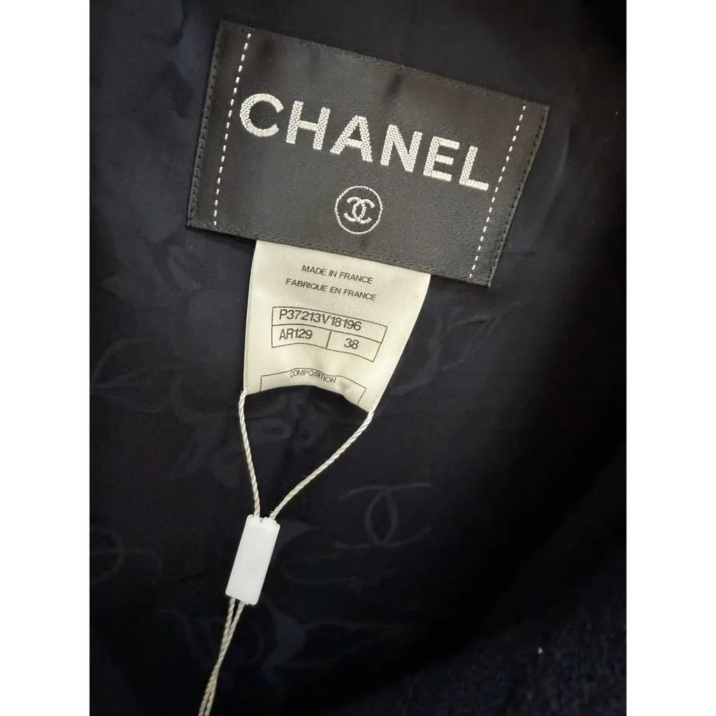Chanel La Petite Veste Noire Wool Jacket MultiColor Wool Very good - Box View