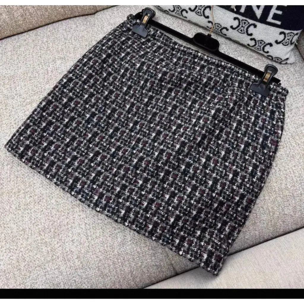 Chanel Wool Skirt MultiColor Wool Very good - Back View