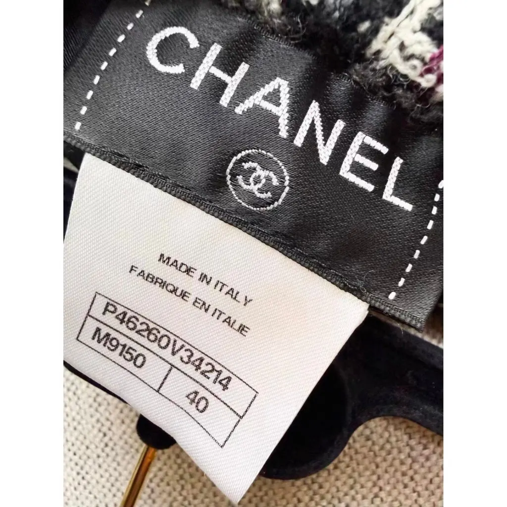 Chanel Wool Skirt MultiColor Wool Very good - Model View