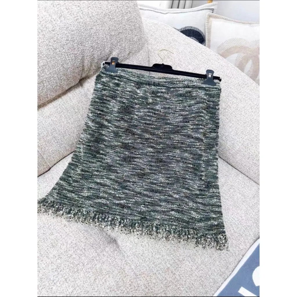 Chanel Tweed Skirt MultiColor Tweed Very good - Back View