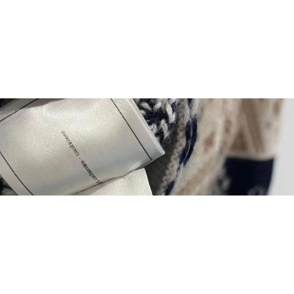 Chanel Cashmere Knitwear MultiColor Cashmere Very good - Model View
