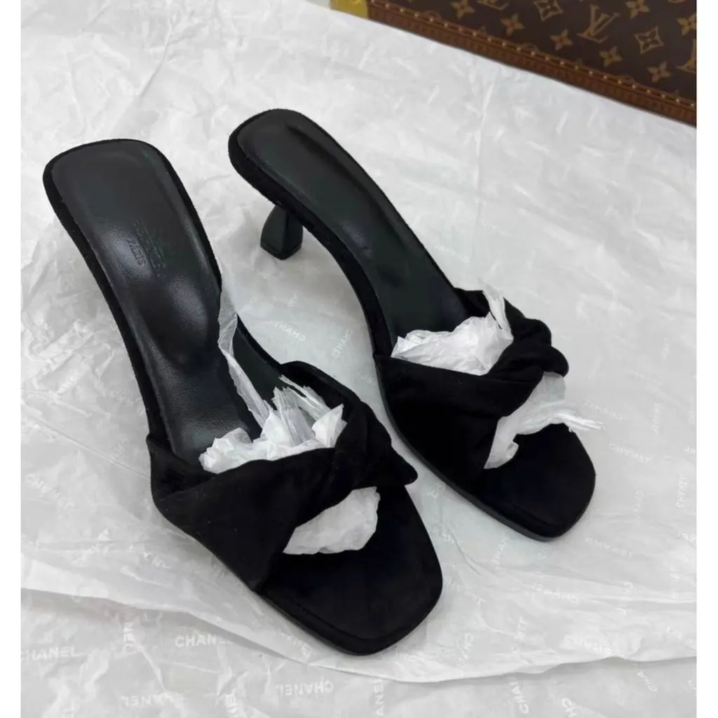 Hermes Black Leather Sandals Black Leather Very good - Back View