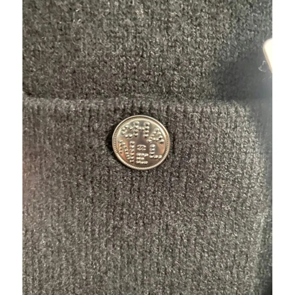 Chanel La Petite Veste Noire Black Cashmere Jacket Black Cashmere Never worn, with tag - Box View