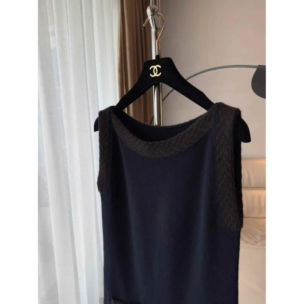 Chanel Cashmere Knitwear MultiColor Cashmere Very good - Back View